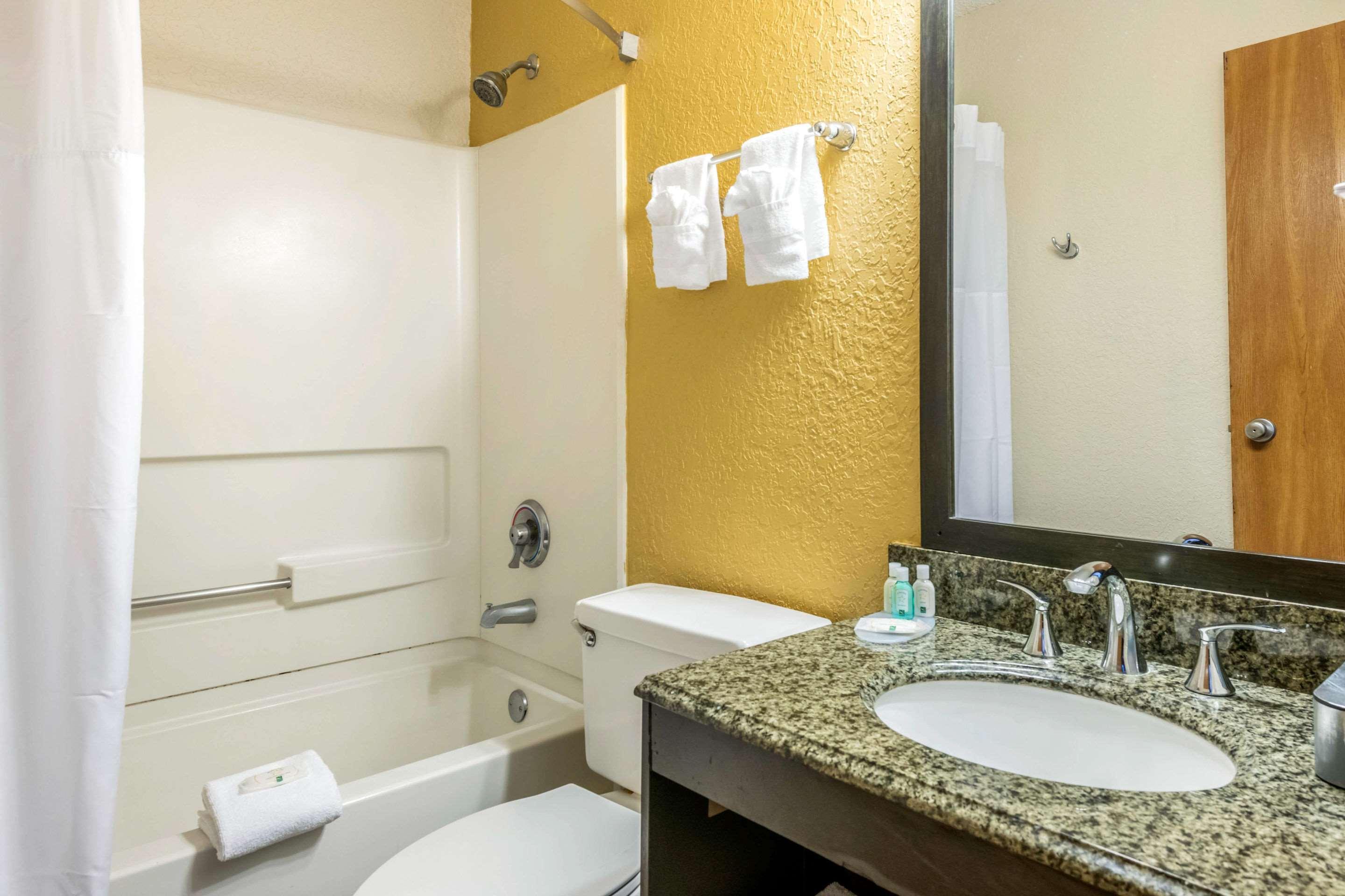 Quality Inn & Suites Leesburg Chain Of Lakes Екстер'єр фото